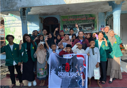 Mahasiswa UMRI program studi kimia melakukan kegiatan sosialisasi dengan tema radikalisme di Panti Asuhan Miftahul Jannah
